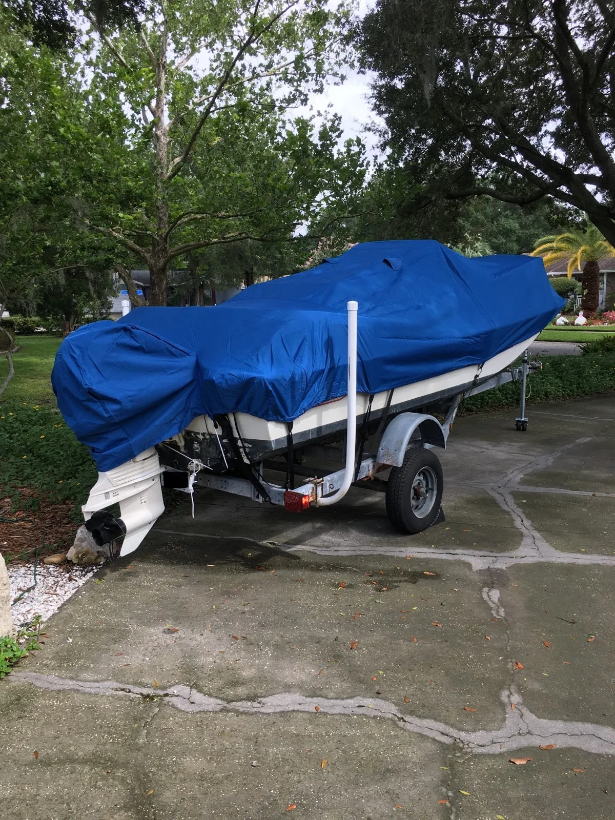 Boston Whaler Classic 17' Custom-Fit Boat Cover (1963-1999)