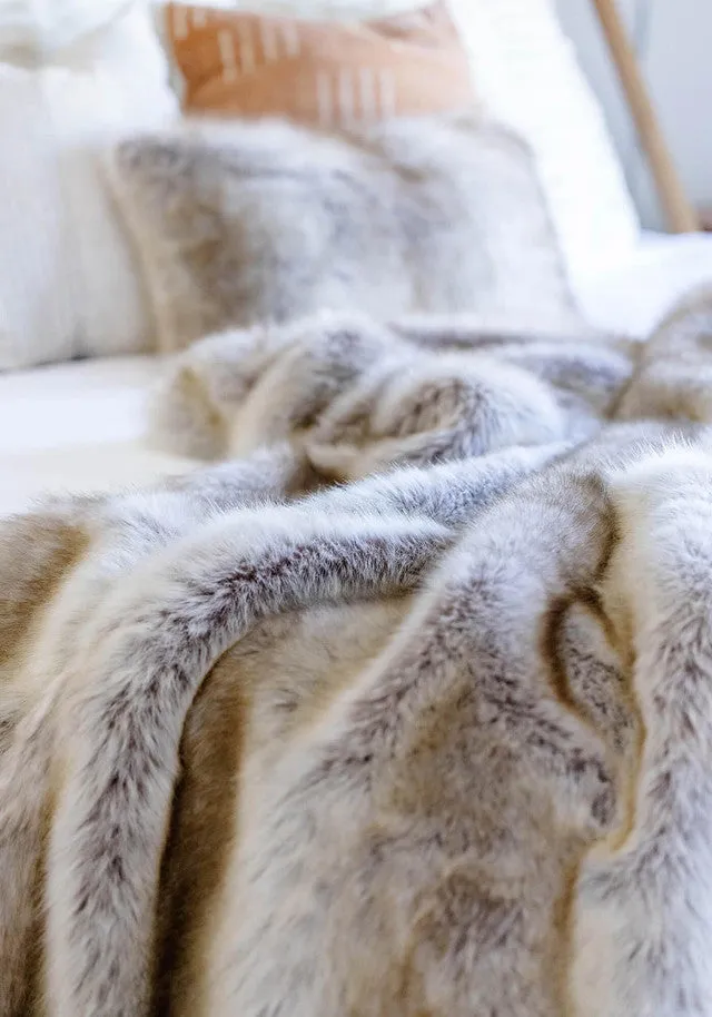 Fabulous Furs - Blonde Fox Throw