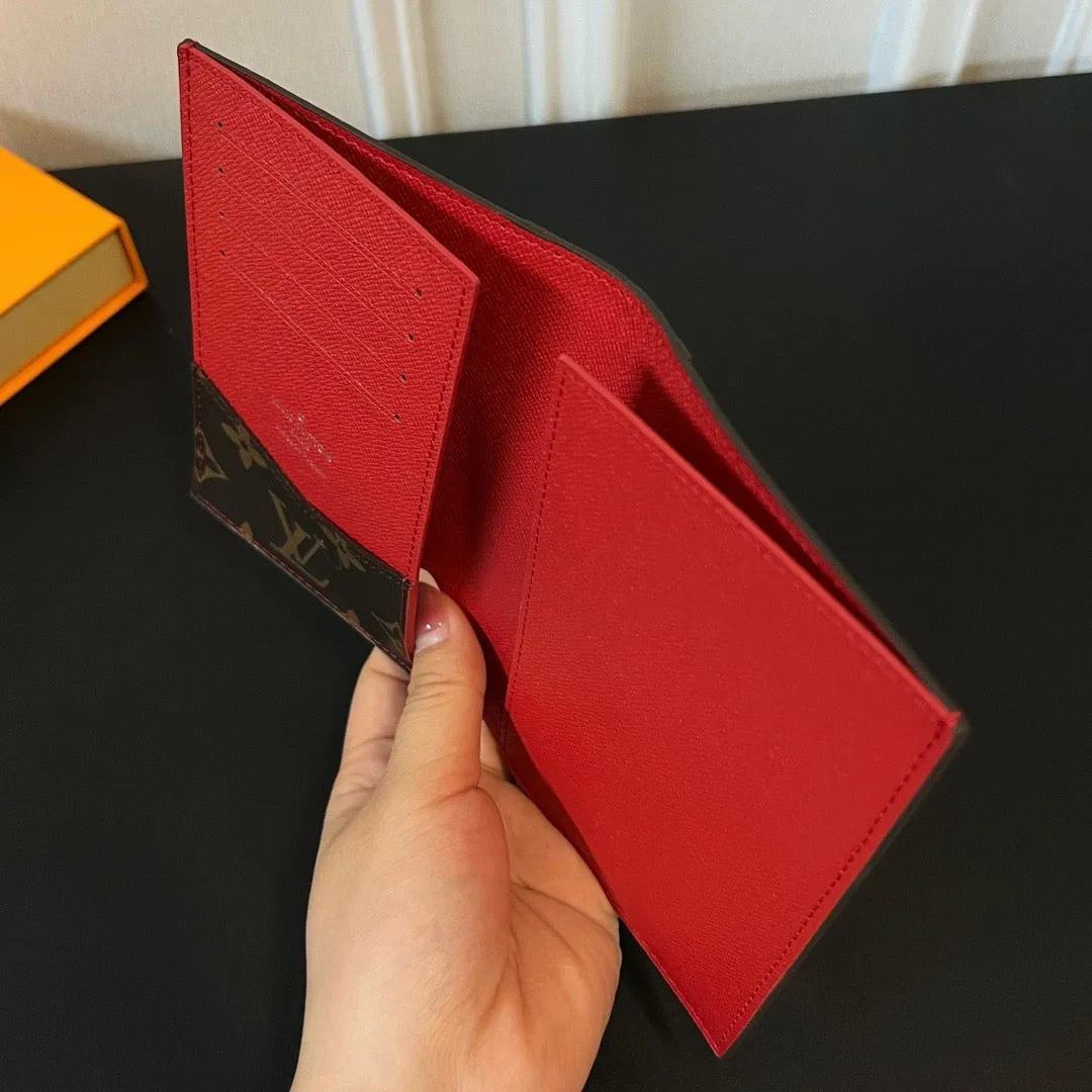 LB969 Passport Cover / 3.9 x 5.5 x 1 inches