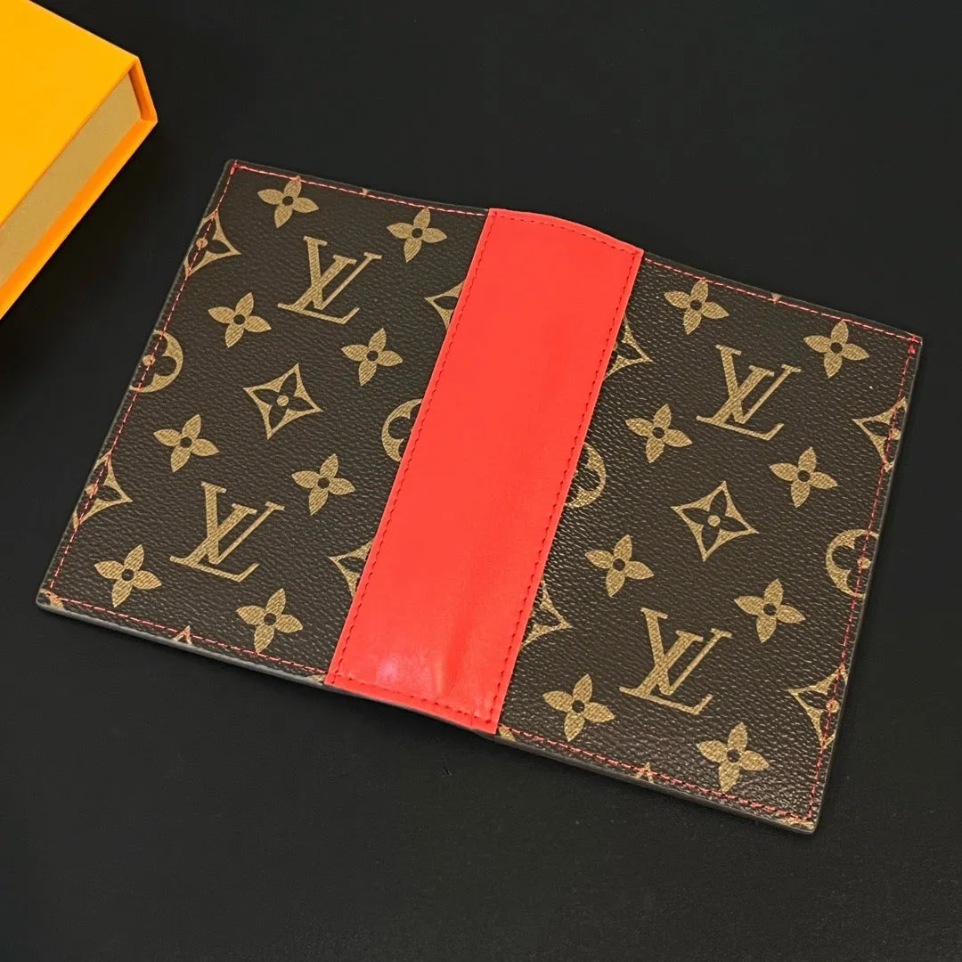 LB969 Passport Cover / 3.9 x 5.5 x 1 inches