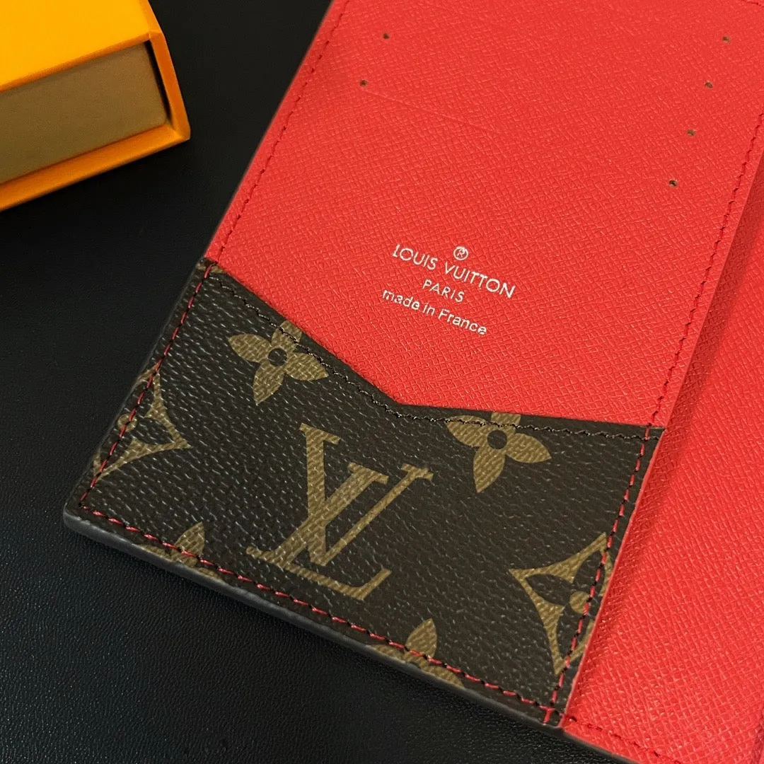 LB969 Passport Cover / 3.9 x 5.5 x 1 inches