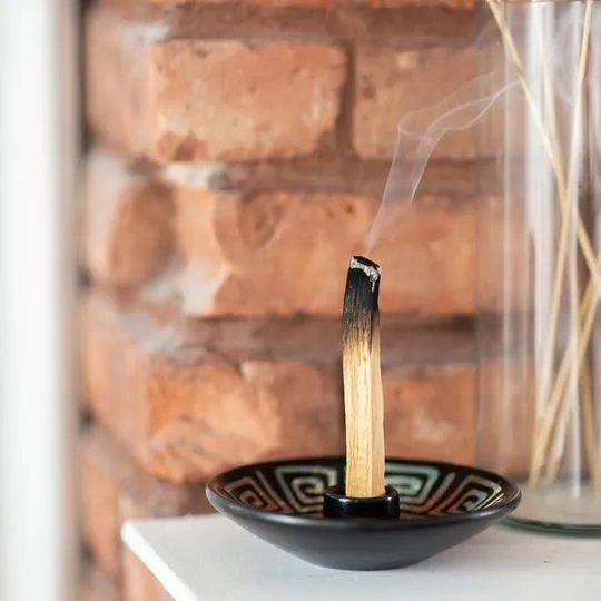 Palo Santo Ceramic  Holder with 5 Palo Santo Sticks.
