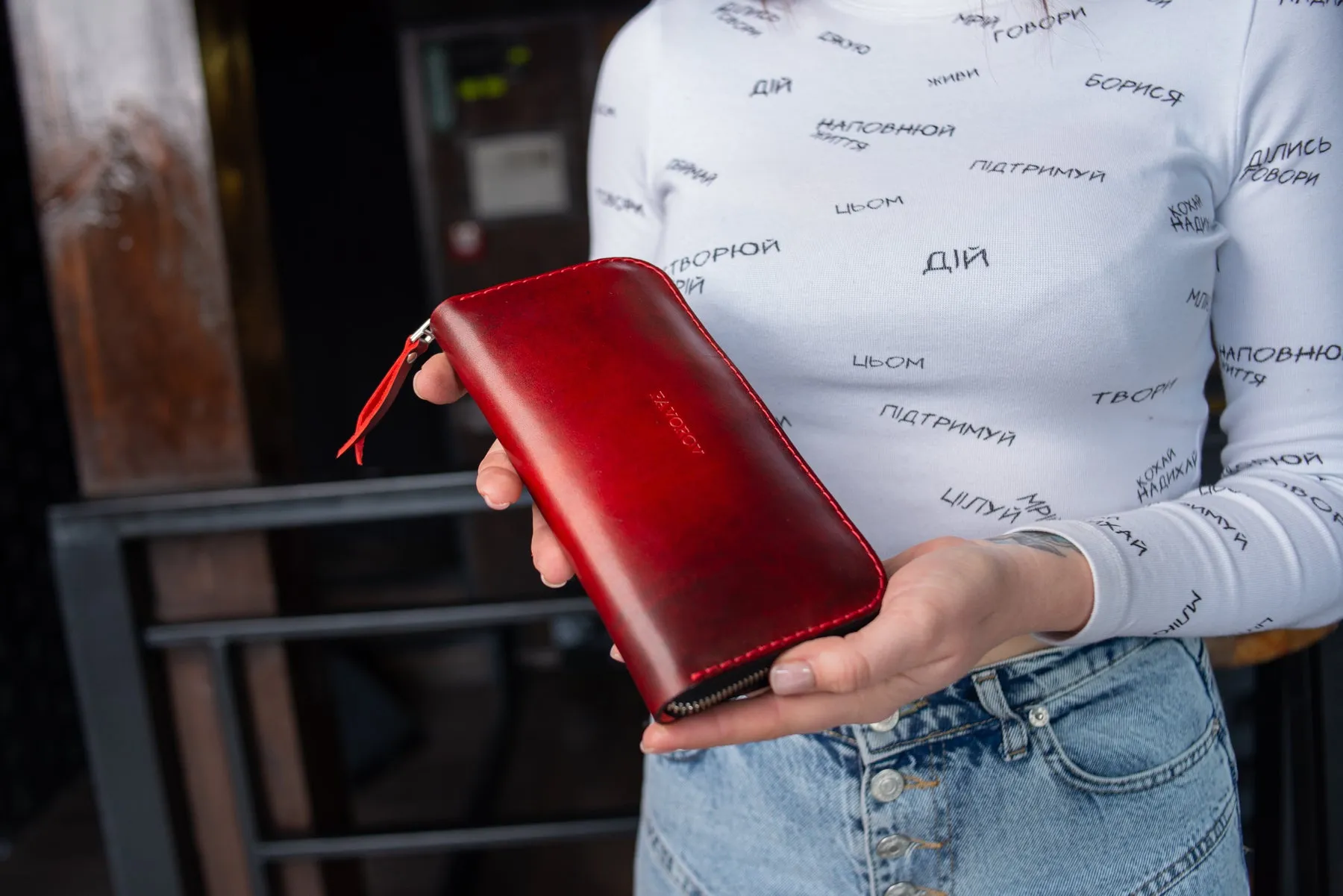 Personalized Leather Clutch, Full Grain Leather Clutch, Red womens leather wallet, Zipped leather wallet, Wrist Bag, Womens gift