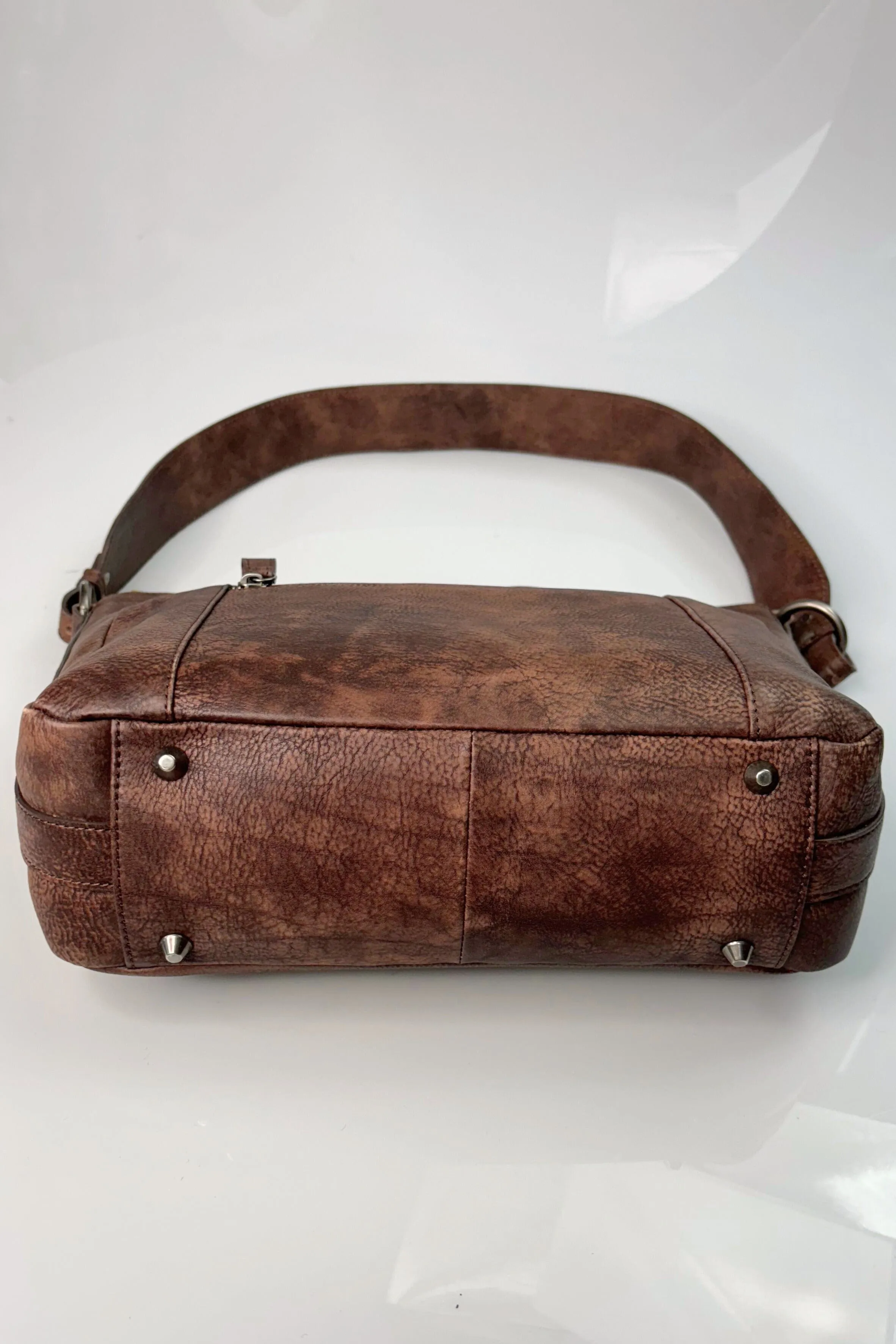 Safi 1952 Genuine Leather Handbag with Thick Hexagon Studded Strap