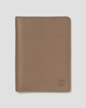 Stitch & Hide Atlas Passport Holder - Oak