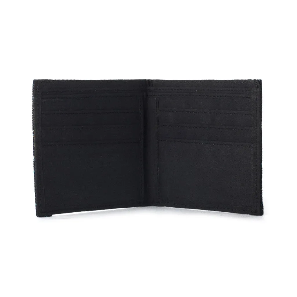 Sustainable Style: Upcycled Denim Men's Wallet for Eco-Conscious Gentlemen