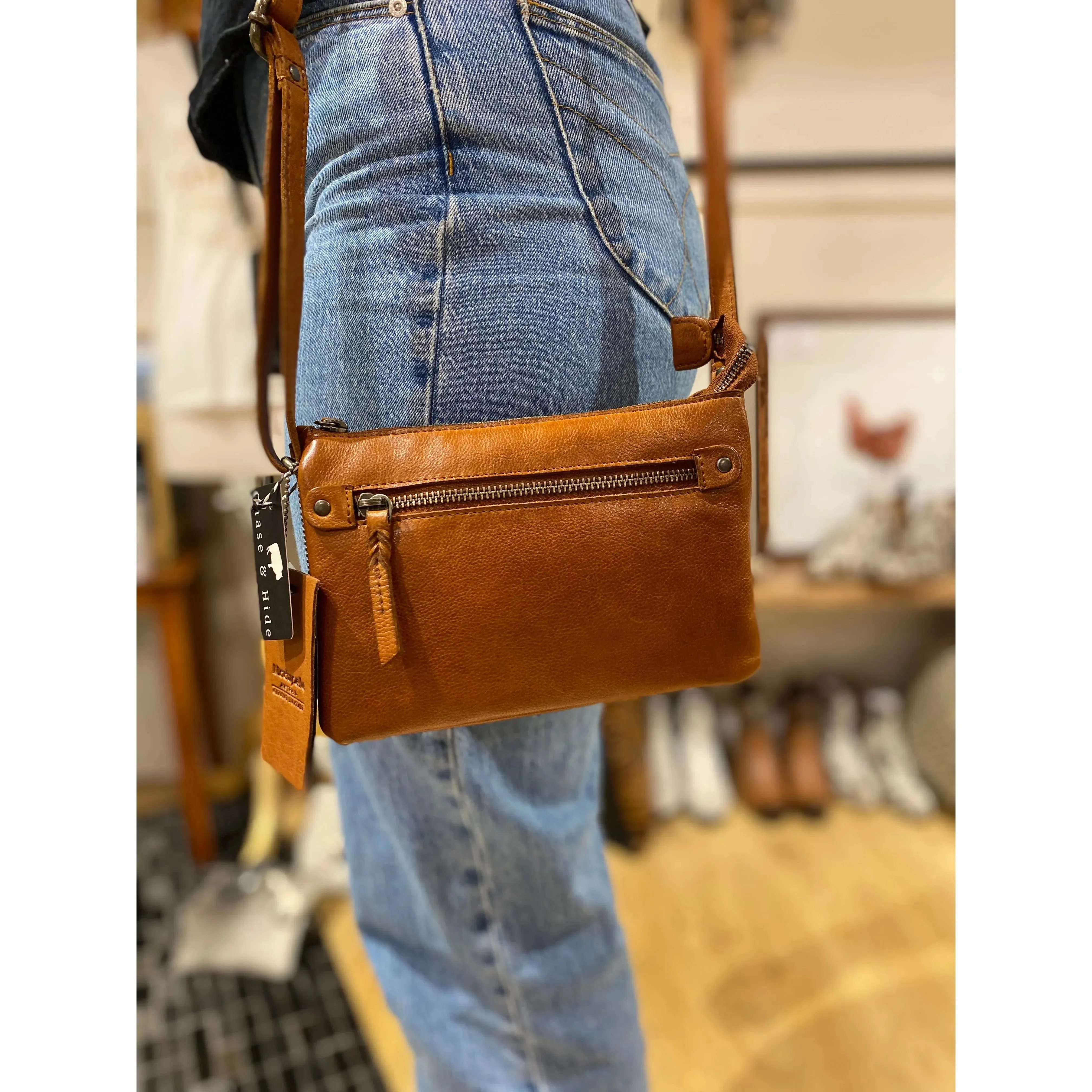 Tan Leather Shoulder Bag #tsb